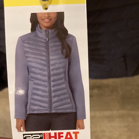 32 Degrees Heat Jacket. Amazing comfort-lightweight but will keep you warm. Love - Picture 2 of 6